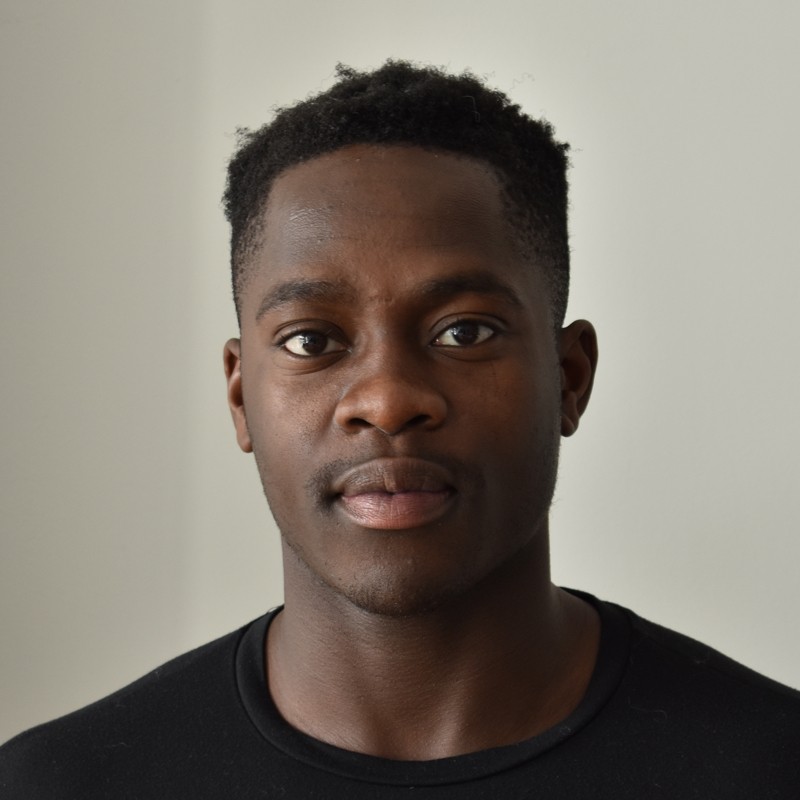 Dom Dosu, photographed